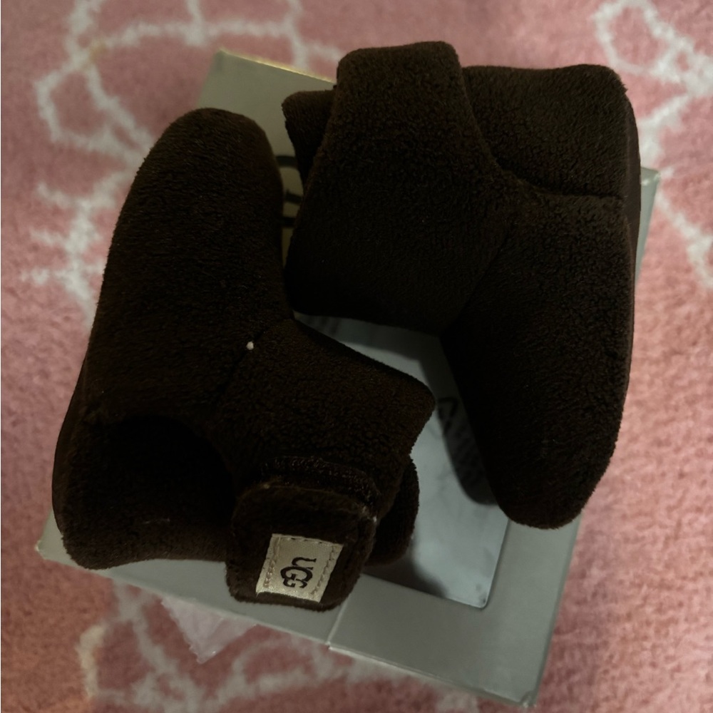 UGG Brixey Crib Bootie